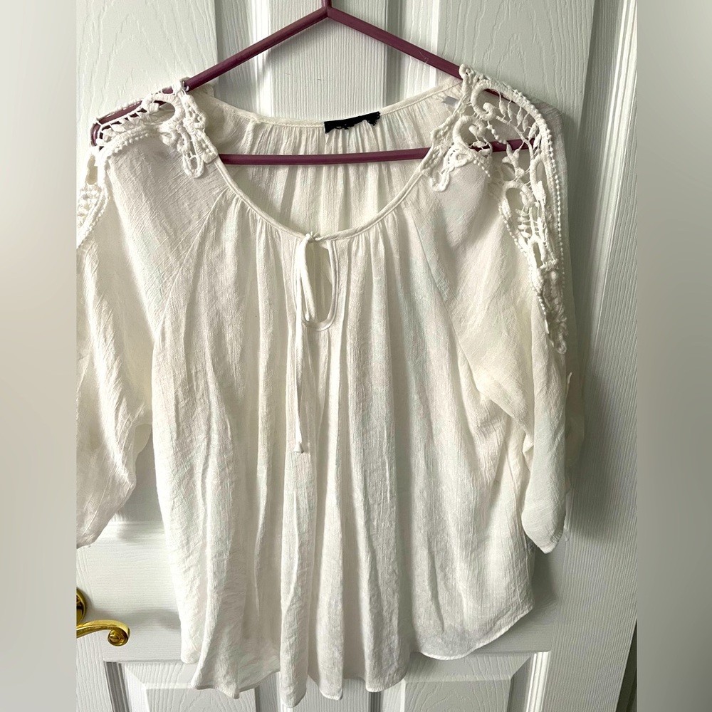 Beautiful cotton white shirt w shoulder detail